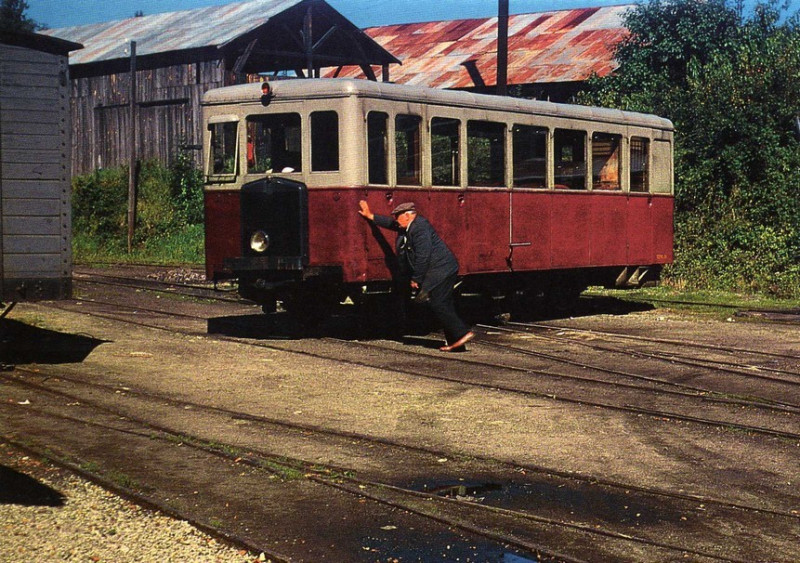 BVA 648-01 - Autorail De Dion en gare - NEUVIC (19) - TC -.jpg