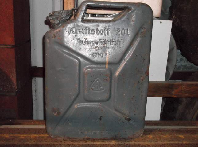 found-wwii-german-jerrycan-01.jpg