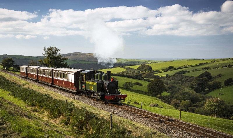 L&B_762_near_Woody_Bay_-_Devon-min.jpg
