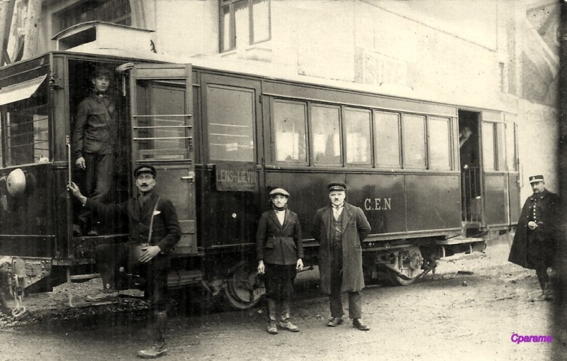11 - Autorail_CEN_ligne_Lens_Frévent_gare_de_Lens.jpg