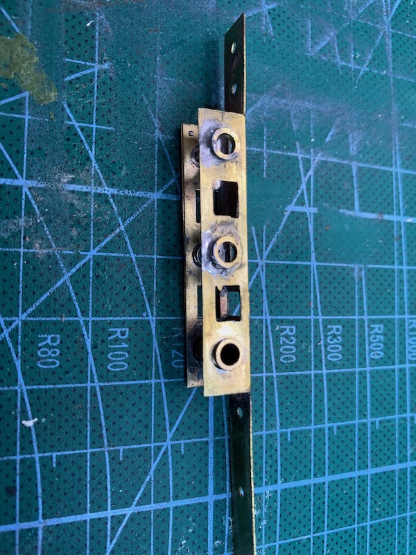 230T_V4_C1.jpg